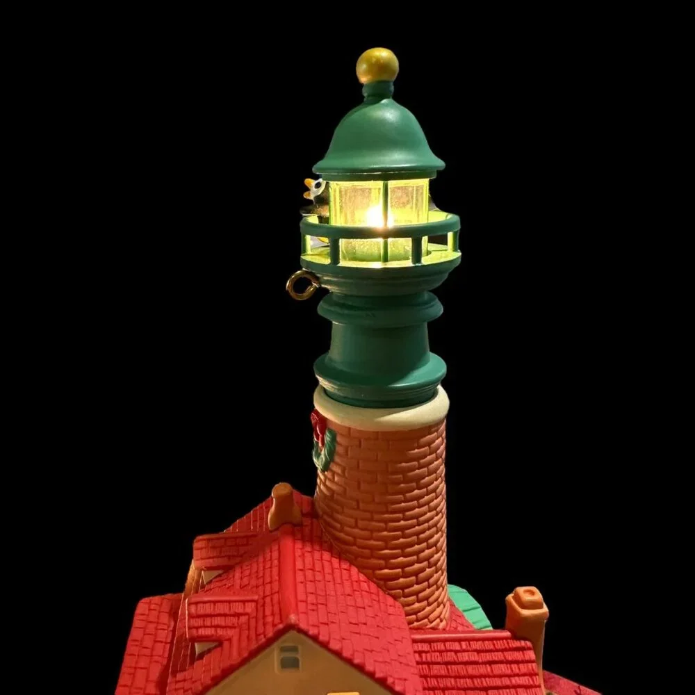 Hallmark Keepsake Ornament Lighthouse Lights Up Greetings 5th in Series 2001 - Picture 10 of 16